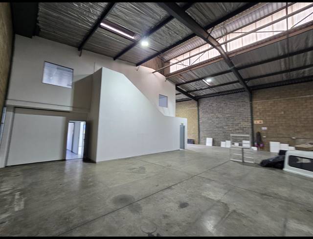 420M² WAREHOUSE TO LET IN MEADOWDALE